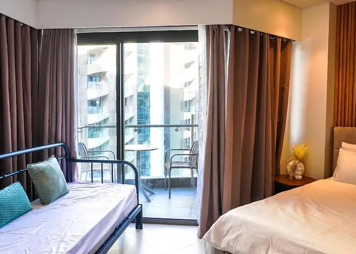 Seabreeze With Balcony & Wi-fi At Tambuli Holiday home Lapu-Lapu City